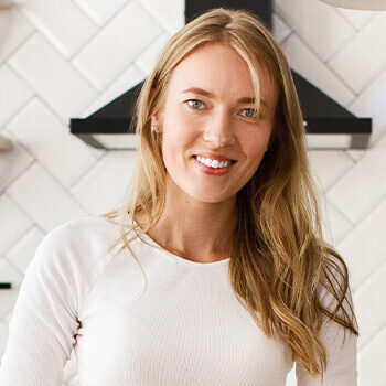 Featured author image: 2 Columns + Sidebar